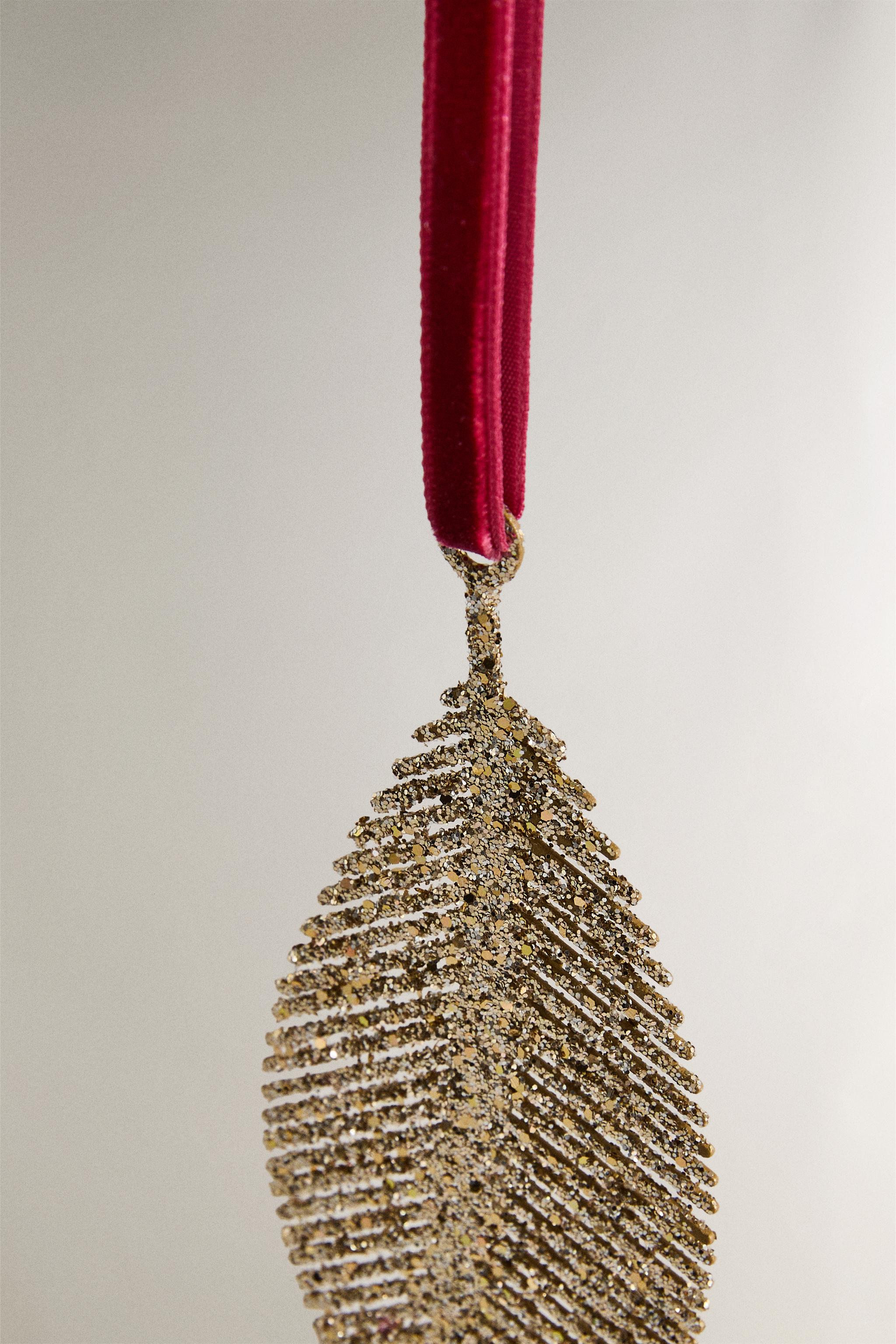 SHINY LEAF CHRISTMAS TREE ORNAMENT